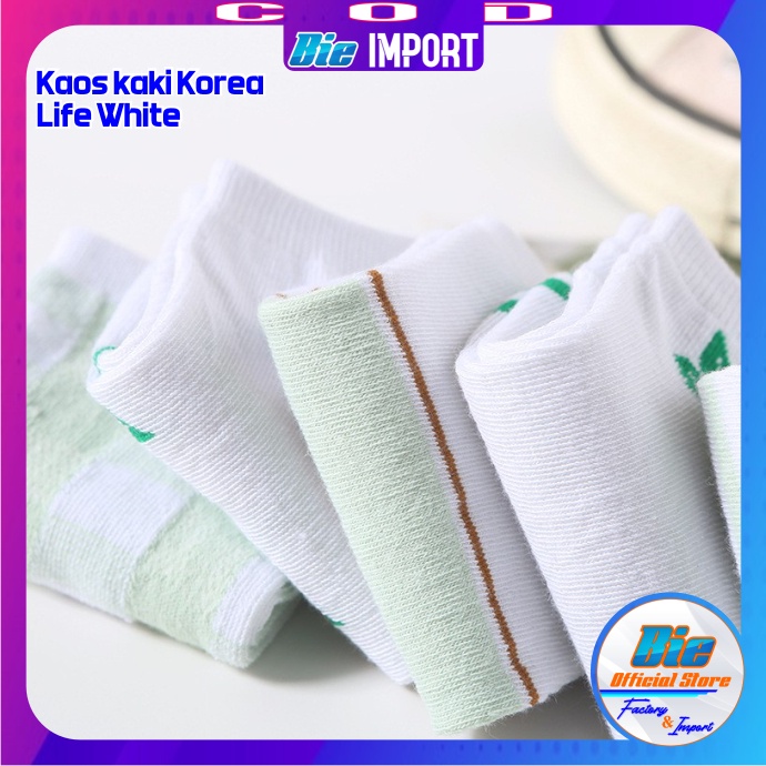 Kaos Kaki Korea Wanita Motif Leaf White Impor Best Selle