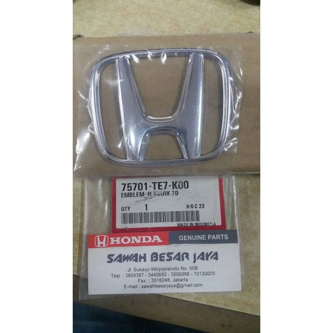 emblem belakang logo H honda mobilio