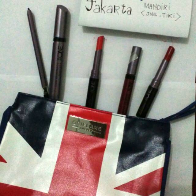 Paket pouch Oriflame lipstik maskara eyeliner lipglos waterproof