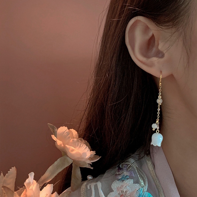 Anting Tusuk Gantung Temperament Desain Bunga Lily Hias Mutiara Gaya Simpleelegan Untuk Wanita