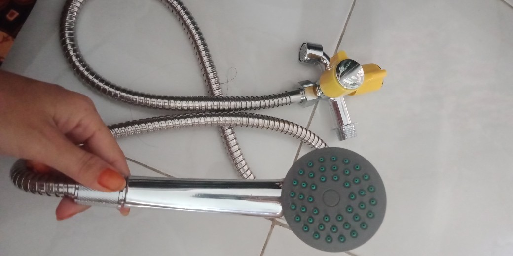 ( By 1 Get 1 ) Beli Hand Shower Kamar Mandi Dapat Kran Cabang Double 2 Lobang