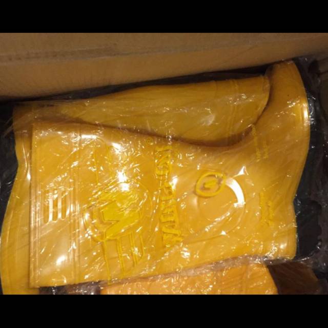 Sepatu Boot Safety APD Kuning