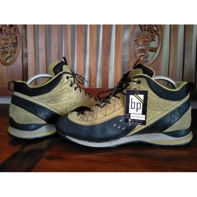 Sepatu second original CAMPLINE