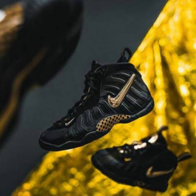 black foamposite one