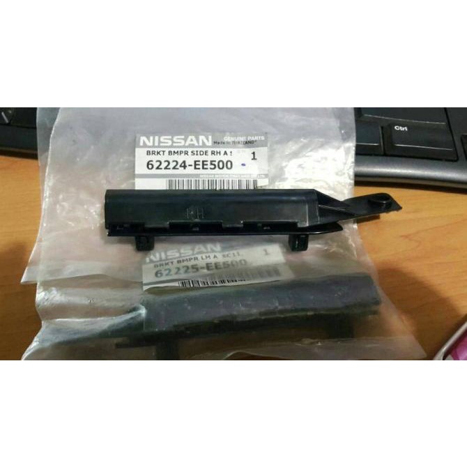 Bracket Bumper Depan Latio Original 62224/5-Ee500