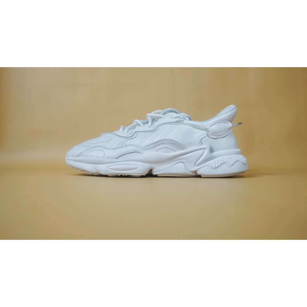 Sepatu Sneakers Pria Adidas Ozweego White Original BNIB (EE5704)