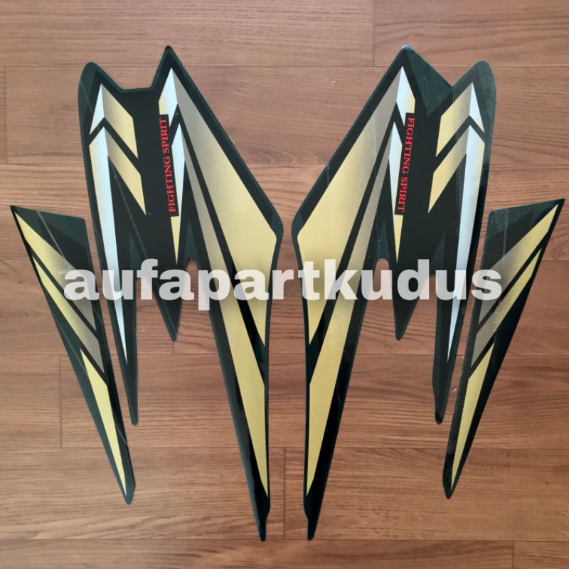 Stripping strip stiker sticker lis Yamaha RX KING 2002 striping lis rx king hitam gold