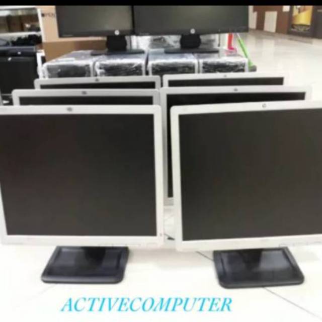 MONITOR LCD 17 IN INCH INCHI KOTAK TERMASUK DUDUKAN DAN KABEL VGA SECOUND BEKAS GARANSI PC &amp; CCTV