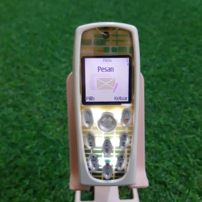 HP Jadul Nokia 3200 Transparant Layar Warna Imei Tembus Not 3310