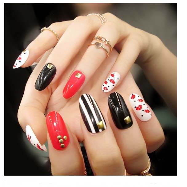 Kuku palsu isi 24 pcs model bibir merah lengkap dengan lem