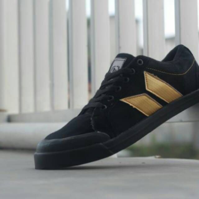 Murah Sepatu Macbeth