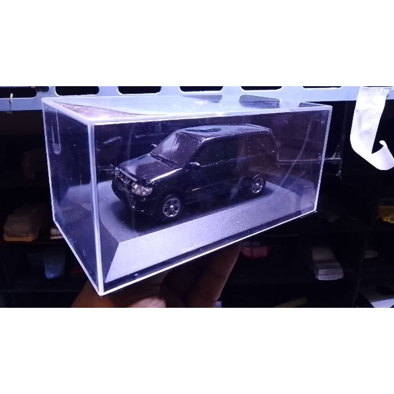 Miniatur Isuzu panther smart