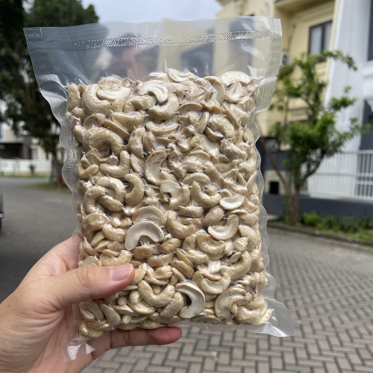 

KACANG METE MENTAH BELAH DUA (2) (SUPER QUALITY)