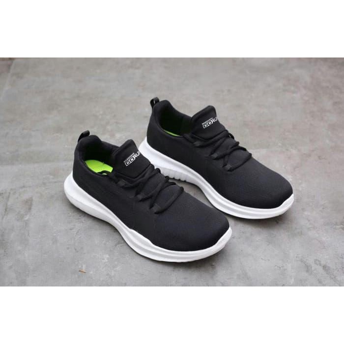 SEPATU SKECHERS GO RUN MOJO ORIGINAL