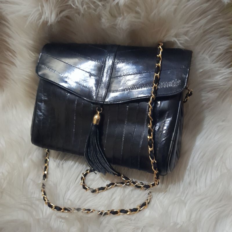 sling kulit belut ( genuine eel skin )