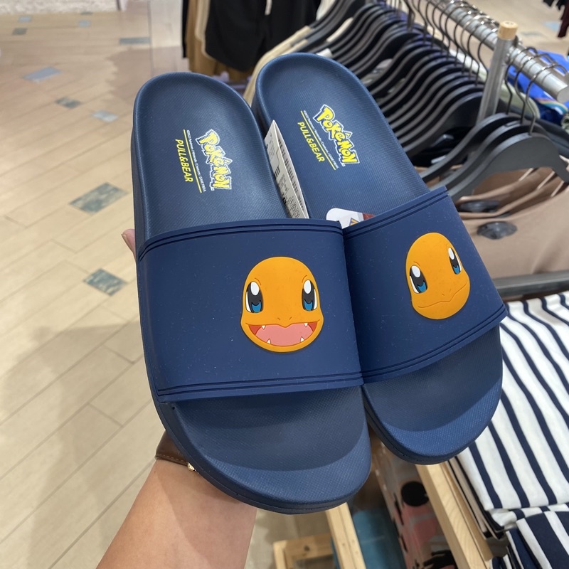 Sandal Pull&Bear x Pokemon Cowok Original Store