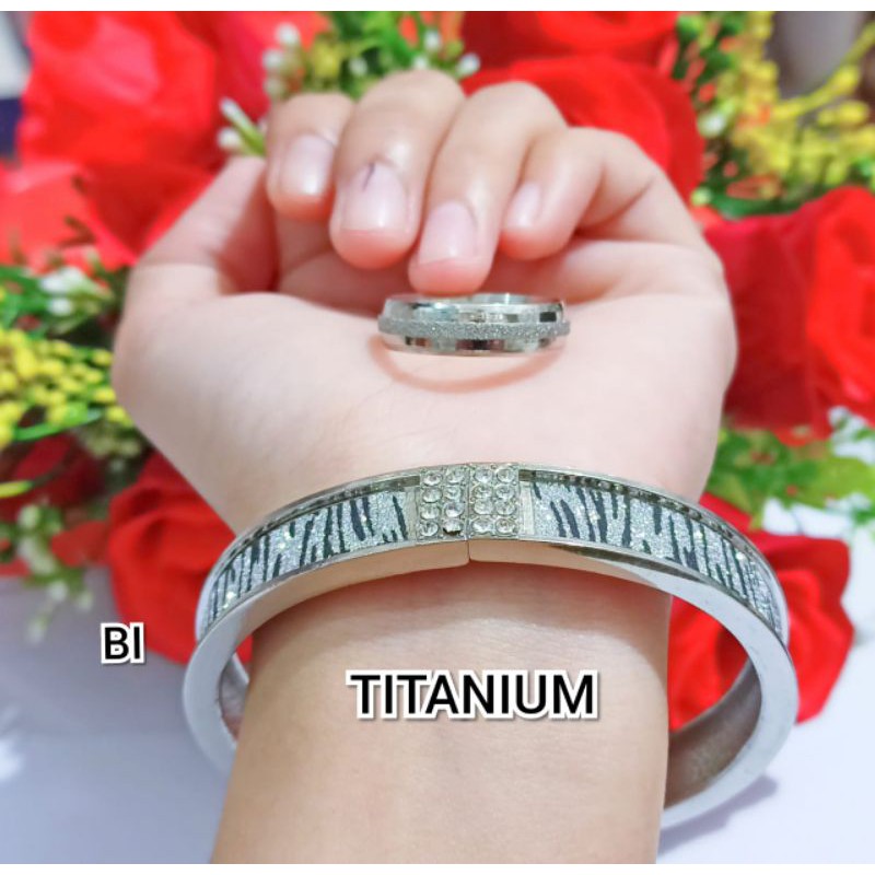 GELANG WANITA TITANIUM ASLI BAHAN LAPIS EMAS PUTIH ANTI PUDAR