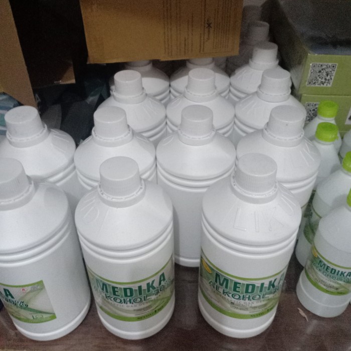 -P3K-Peralatan- Alkohol 70% Medika 1 Liter -Peralatan-P3K.