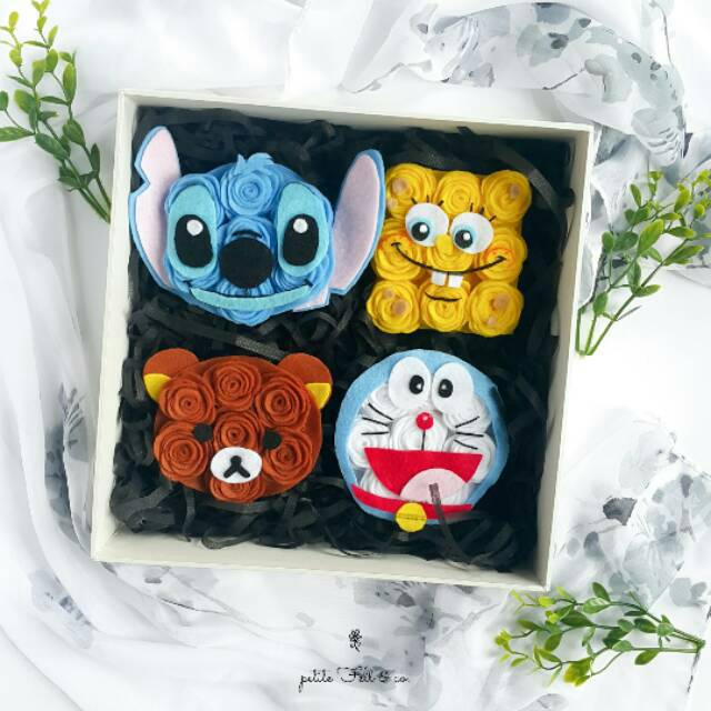 

4 Characters in a box + design card