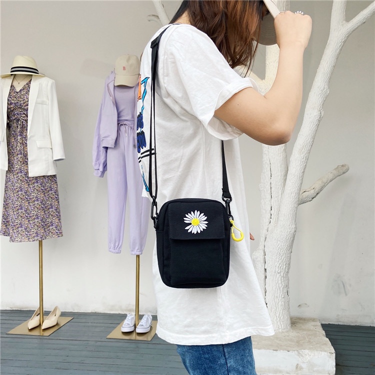 OVERFLOWS.ID Tas Selempang Wanita Canvas Import Bunga Daisy Ala Korea Murah