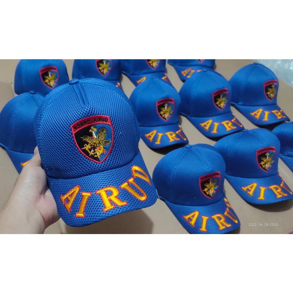 Topi biru airud