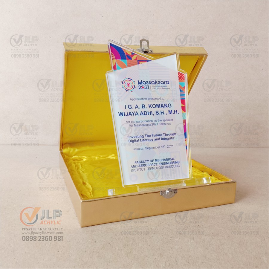 Plakat, Plakat Akrilik, Plakat Acrylic, Plakat Custom, Plakat Murah, Plakat KKN, Plakat Souvenir, Pl