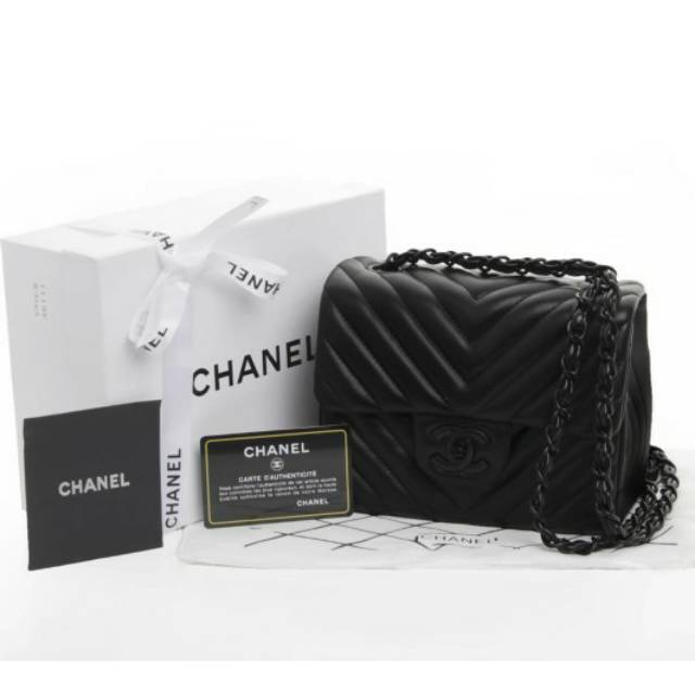 Tas selempang wanita Chanel Chevron Quilted Square Mini Flap 
1115V/sling bag