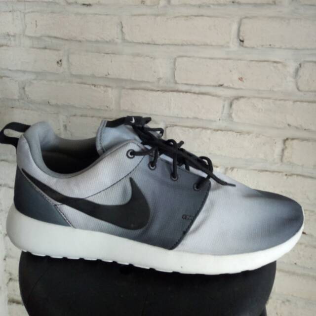 nike roshe run eclipse