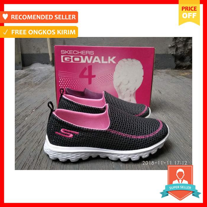 Sepatu Skecher Slip On Wanita Hitam Pink