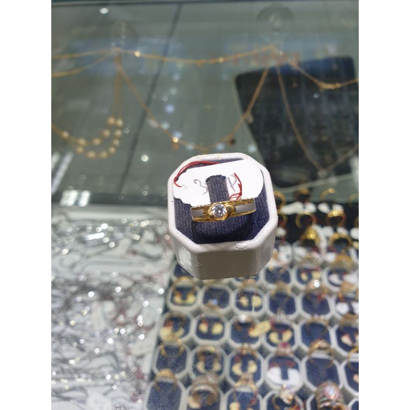 cincin emas 700 ring kecil dof putih mata satu