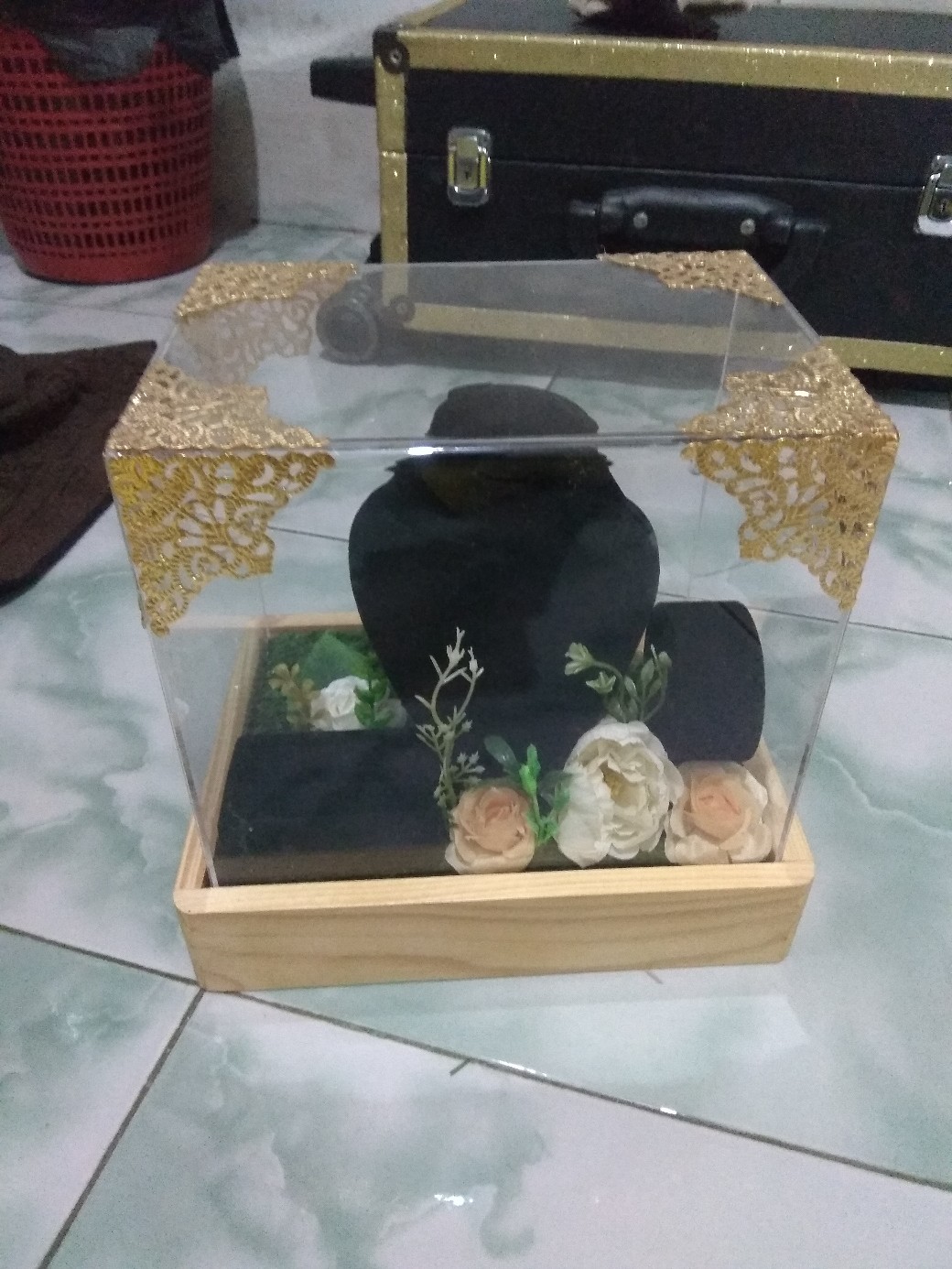 Tempat Perhiasan Akrilik