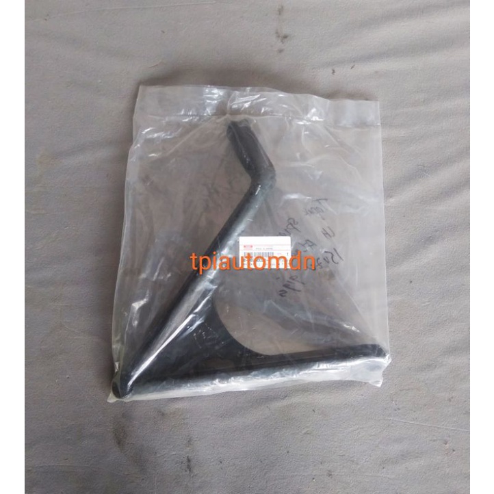 Tapak gagang spion kiri atas mobil truck Isuzu giga Fvz