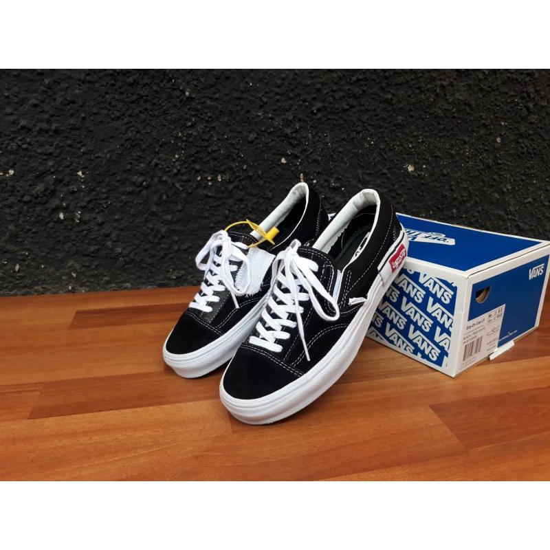 VANS SLIP ON CUT & PASTE BLACK WHITE