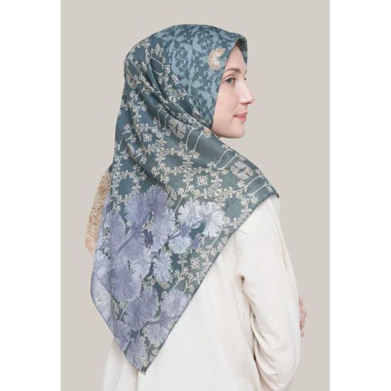 SALE Fobi Scarf RiaMiranda NWT