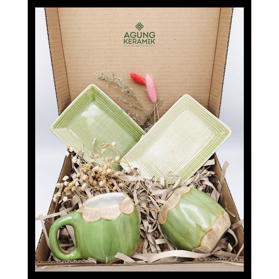 

PARCEL HAMPERS NATAL AGUNG KERAMIK (X-8) KUALITAS TERBAIK
