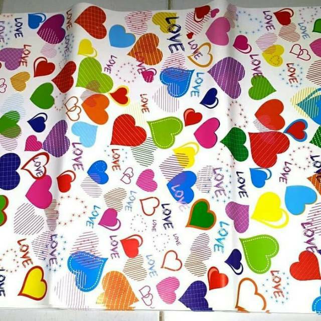 

Kertas kado khusus toko ini motif rondom