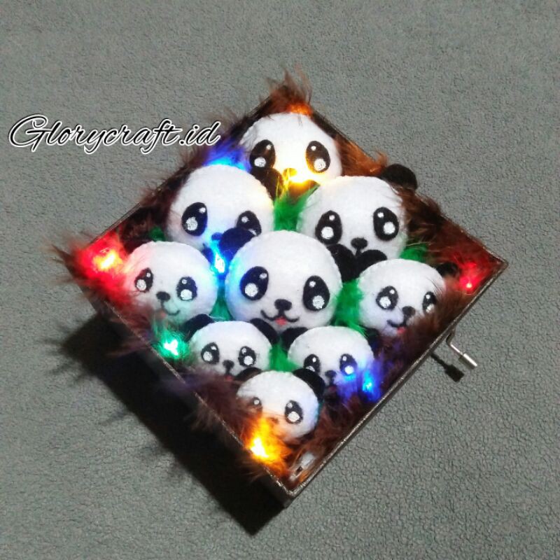 

Kotak Musik/Bloombox/Hadiah/Kado Ulang Tahun Wisuda Karakter Panda Dengan Lampu