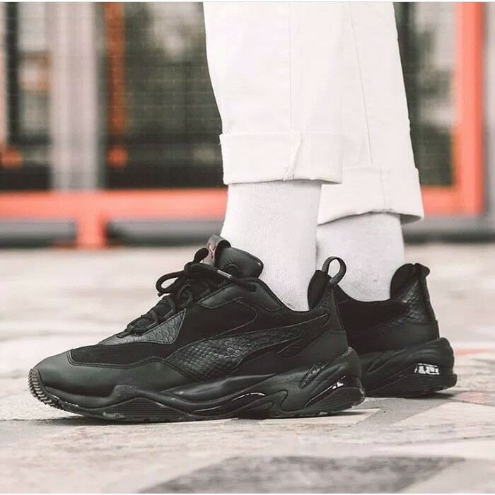 Vedere Ingoiare Pantano Puma Thunder Desert Triple Black Nuovo Anno Lunare Cuore Invitare