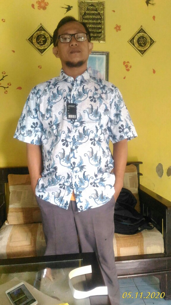 Kemeja Batik Pria Lengan Pendek Bs52 Katun Motif Modern Dixmont Semi Slimfit Premium