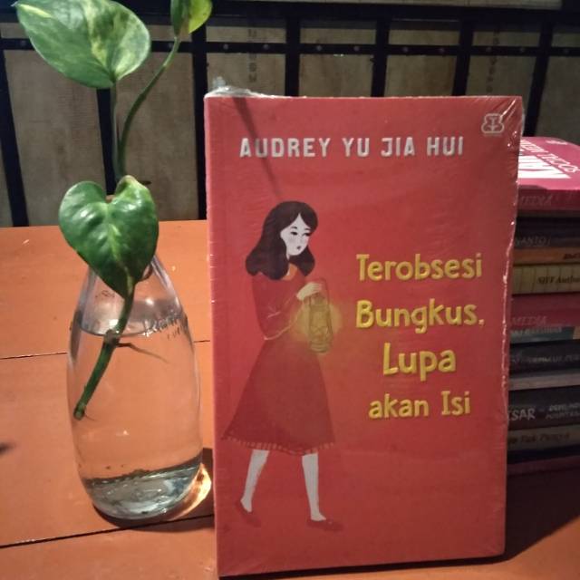 

Terobsesi Bungkus, Lupa akan Isi