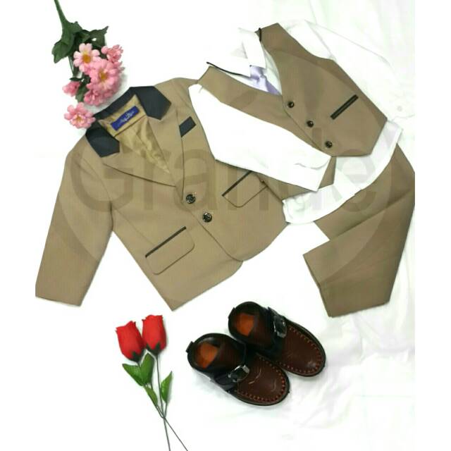 Setelan jas & rompi coklat dasi panjang