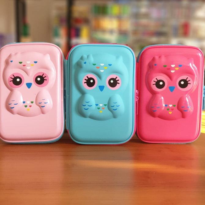 

Tempat pensil dan alat tulis model Smiggle EVA Hardcase Owl Unicorn