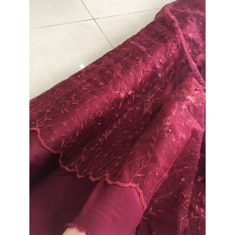 Kain Tile Mutiara Beverly Warna Merah Marun