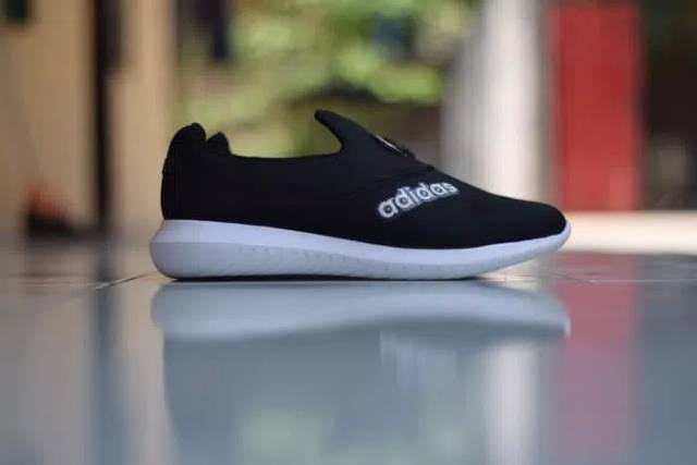 SEPATU SANTAI PRIA SLIP ON ADIDAS / SEPATU ADIDAS PRIA / HITAM