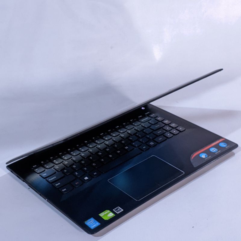 laptop ultrabook tipis lenovo Ideapad u14 - core i7 5500u - Dual vga Nvidia 940m - ssd 256gb