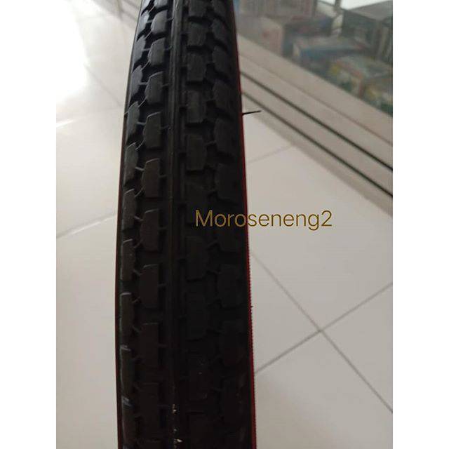 Ban Luar Sepeda Ukuran 20 x 1.75 Warna Hitam Les Merah