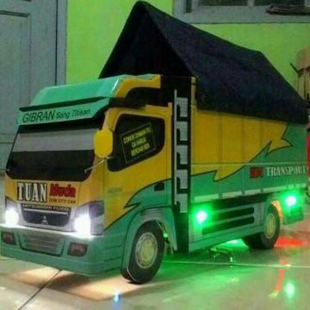 Gambar Pola Miniatur  Truk  Dari Triplek retorika