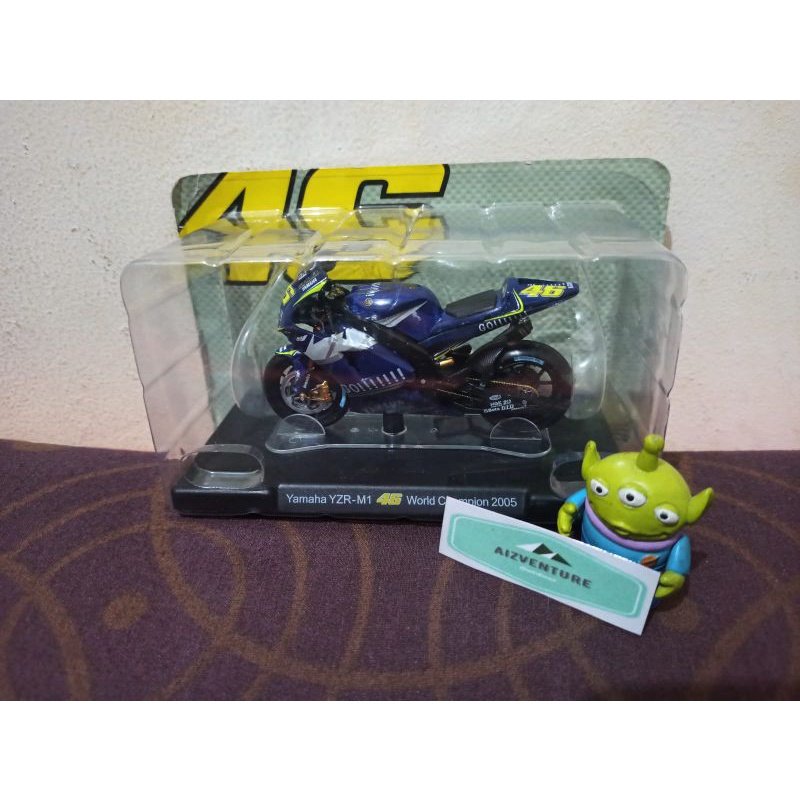 Diecast MotoGP Leo Models 1:18 Yamaha YZR-M1 2005 Team Gauloises #46 Valentino Rossi
