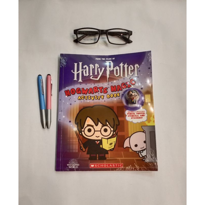 

Harry Potter: Hogwarts Magic! Book with Pencil Topper