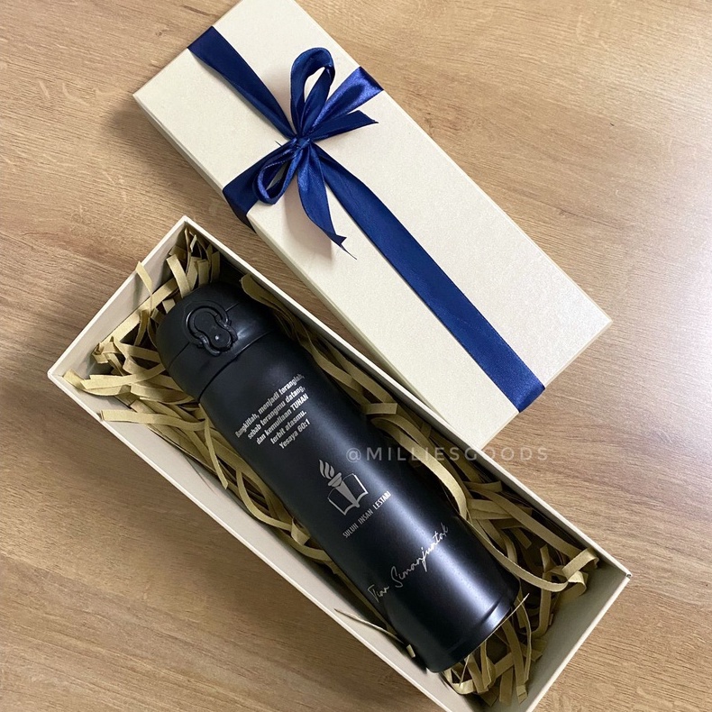 

Tambahan Hard Box untuk Gift- TIDAK DIJUAL HANYA BOX, HARUS DISERTAI TUMBLER